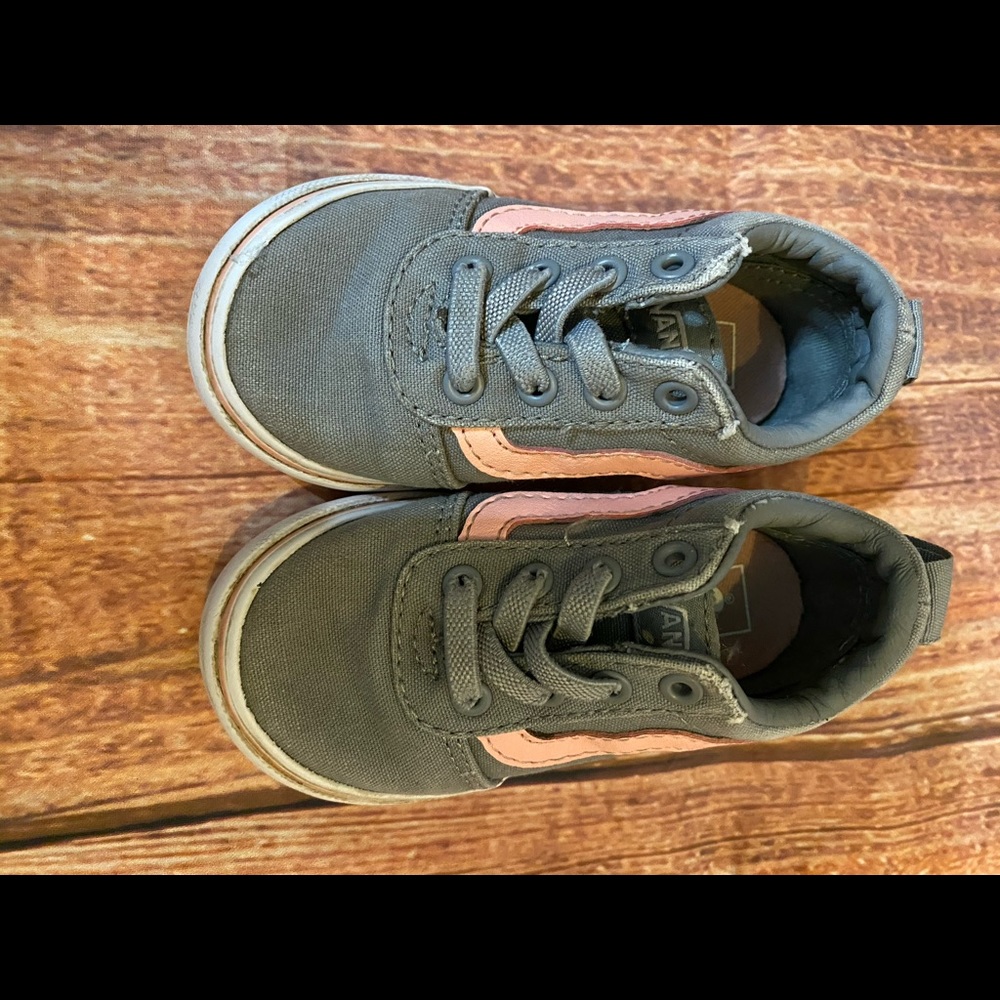 Vans- used - Picture 3 of 3